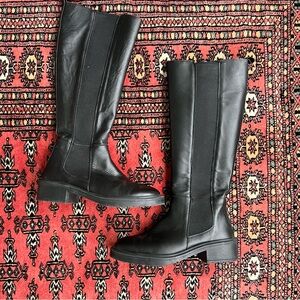 Women’s All Leather Boot sz 38